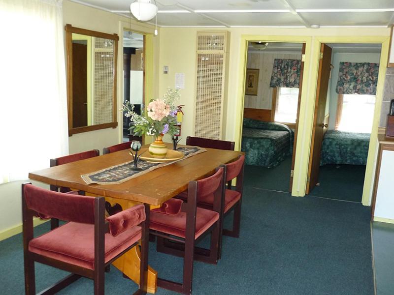 Silver Springs Cottage Resort Harcourt Номер фото